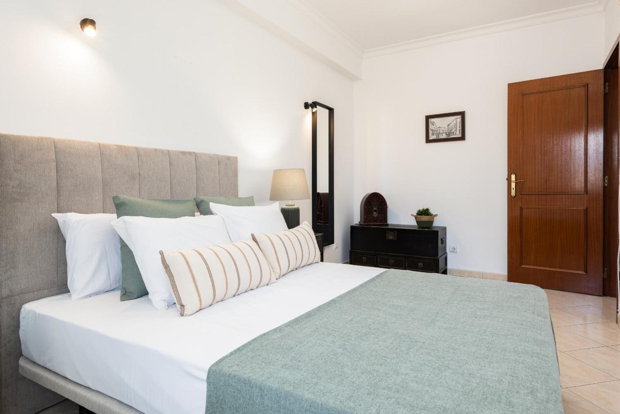 Oasis - Center By Hd Apartment
